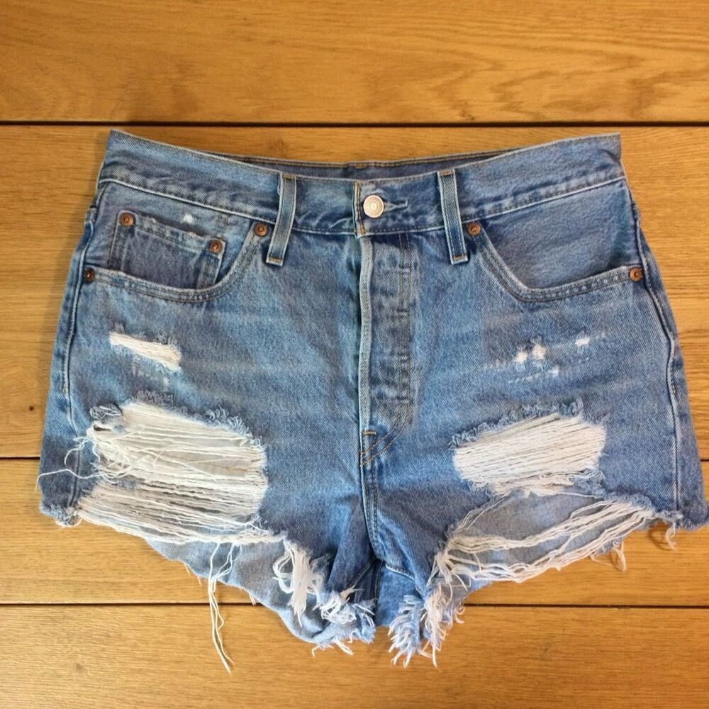 Levi’s 501 distressed Jean shorts button fly 29 medium wash